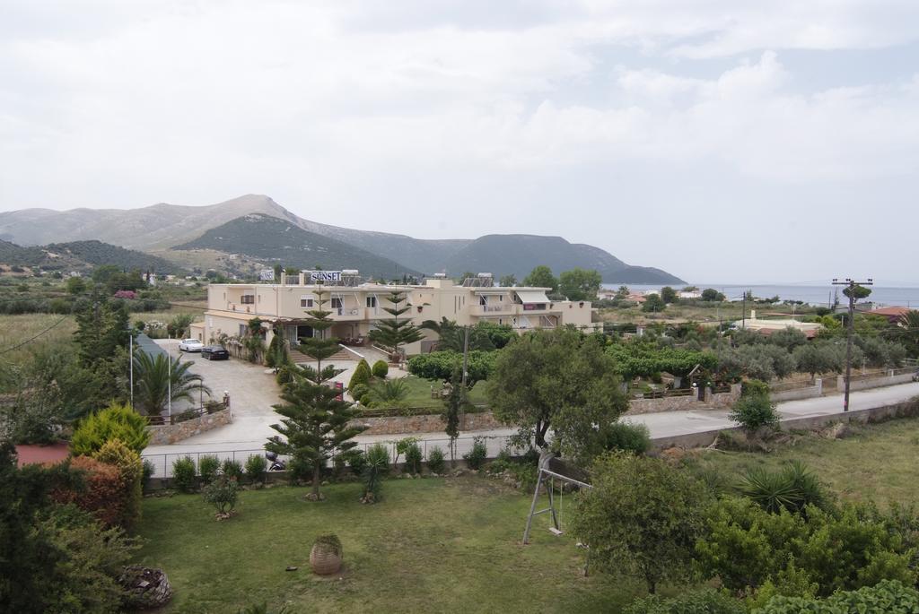 Sunset Studios Nea Styra Dış mekan fotoğraf